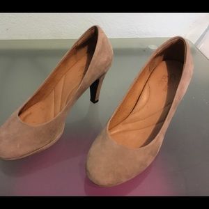 Clark’s Pumps Tan Shoes